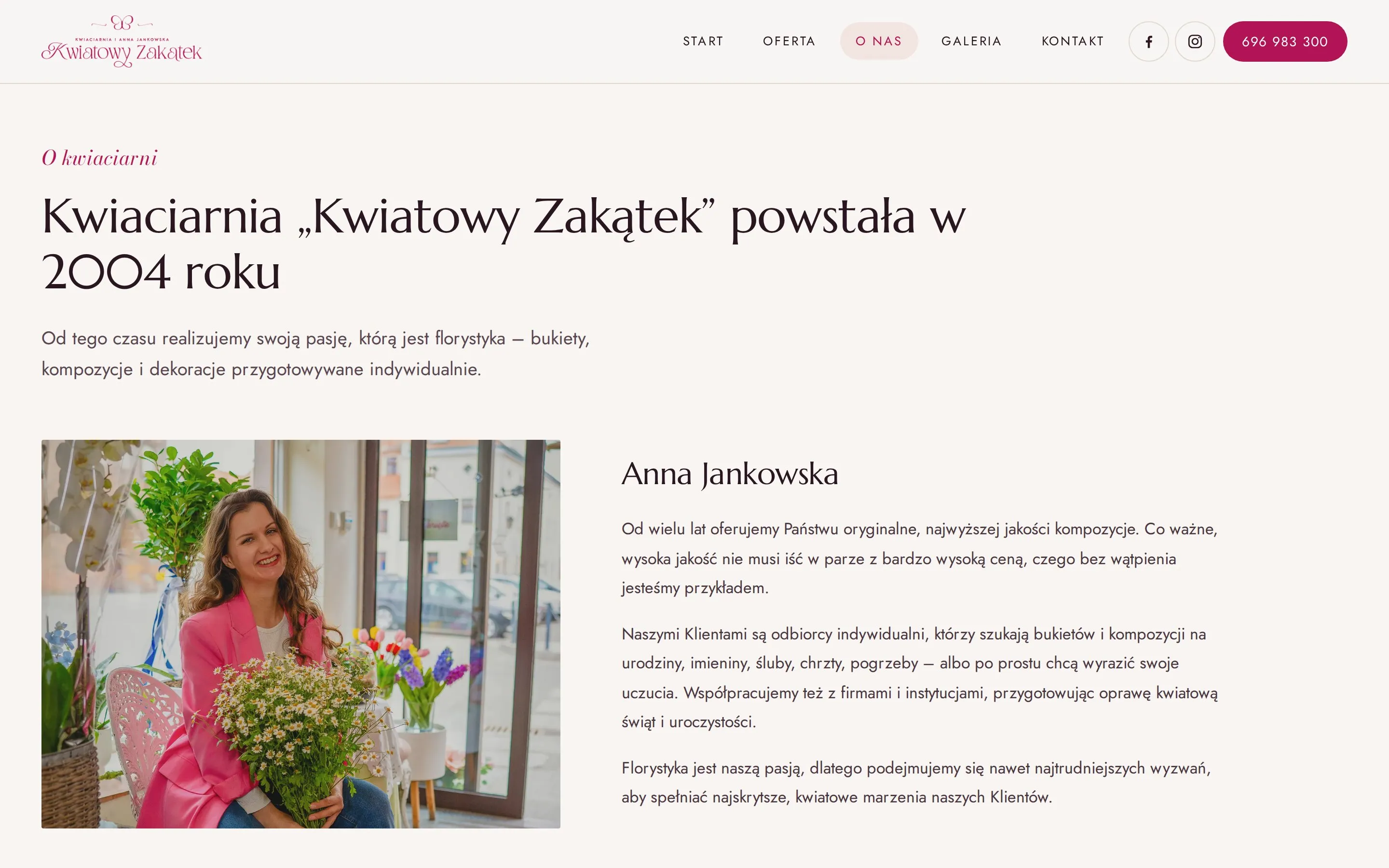 Podstrona O nas: nagłówek „Kwiaciarnia »Kwiatowy Zakątek« powstała w 2004 roku”, portret właścicielki Anny Jankowskiej z bukietem rumianków i tekst o kwiaciarni